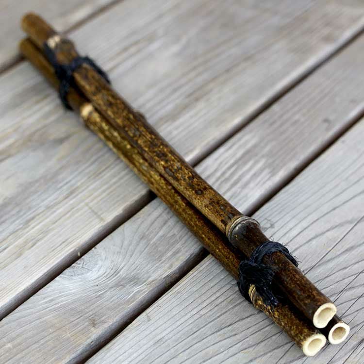 黒竹柄杓置き（2本） 高知県特産黒竹で製造 | 虎斑竹専門店 竹虎