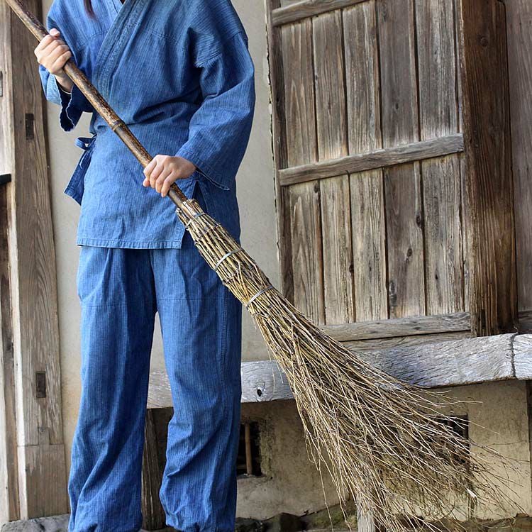 国産黒竹箒（ほうき）