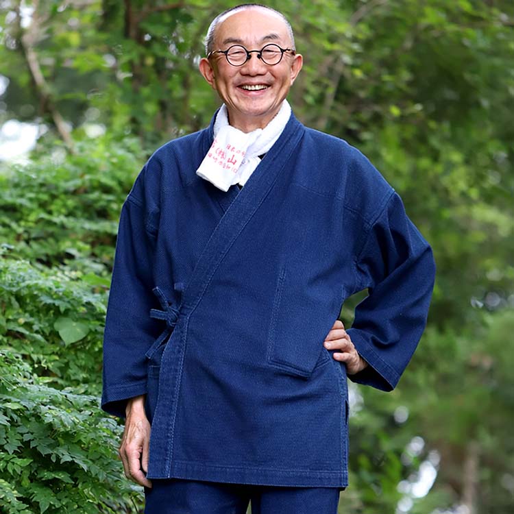 【限定予約販売　11月頃お届け予定】背紋に竹虎刺繍入り藍染め 刺し子織厚地作務衣
